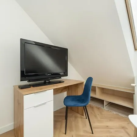 Apartment Spacious For 11 With 5 Bedrooms In By Renters