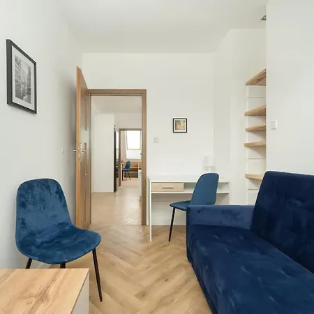 Spacious For 11 With 5 Bedrooms In By Renters *