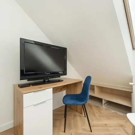 Spacious For 11 With 5 Bedrooms In By Renters Apartmán