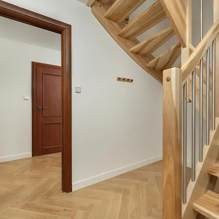 Spacious For 11 With 5 Bedrooms In By Renters Apartmán *