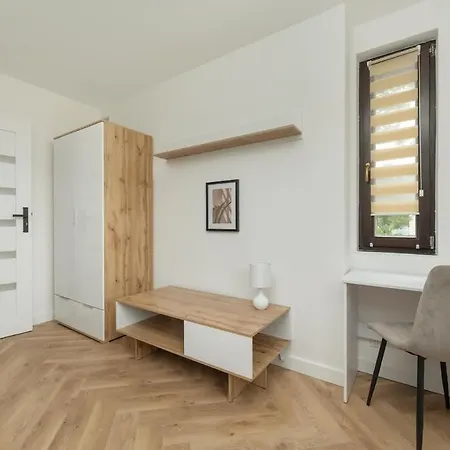 Apartament Spacious For 11 With 5 Bedrooms In By Renters Wrocław