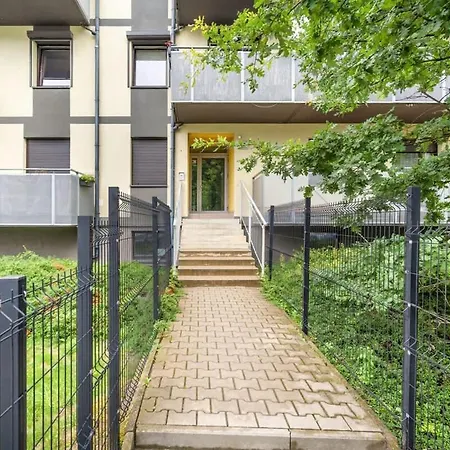 Spacious For 11 With 5 Bedrooms In By Renters *