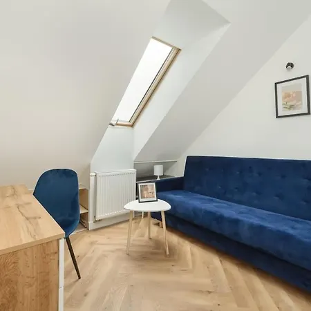 Apartament Spacious For 11 With 5 Bedrooms In By Renters